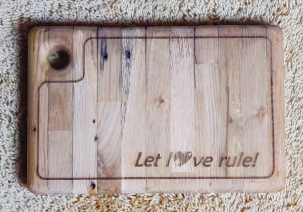 Snijplankje 23x15 Let l❤ve rule! alleen